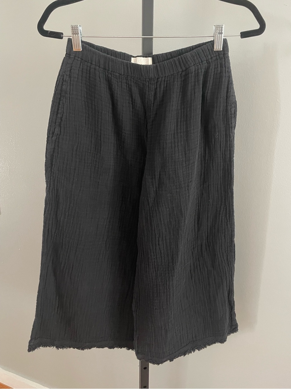 Honest Cotton Crop Crinkle Cotton Pant Black Gauzy Cotton Size Small/Medium
